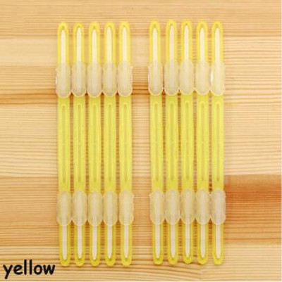 Опаковка от 10 комплекта пластмасови щипки за подвързване с два отвора, щипки за подвързване на свободни листа и цветни щипки за подвързване.