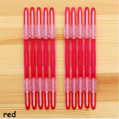 Опаковка от 10 комплекта пластмасови щипки за подвързване с два отвора, щипки за подвързване на свободни листа и цветни щипки за подвързване.