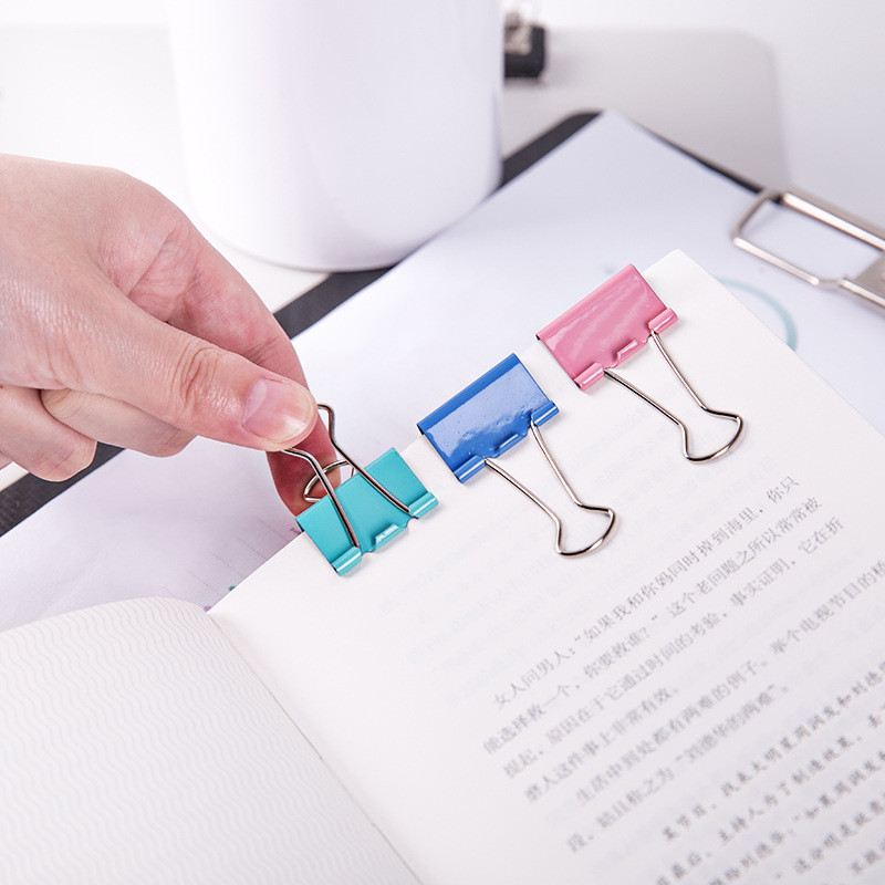 4 vnt Deli 25 mm spalvoto metalo segtuvų segtukai maži įrišimo žymės Biuro reikmenys mokinių knygų aplankams namų dekoravimo įrankis