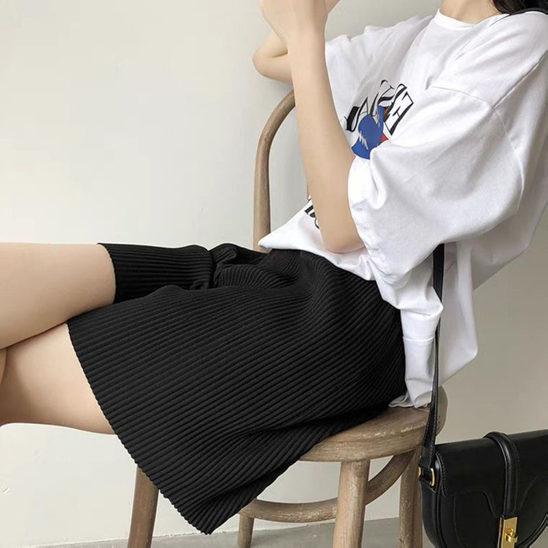 Nyári redőzött textúrájú csíkos rövidnadrág Női elasztikus, elasztikus derékfüggöny, alapszínű, alkalmi puha, egyenes jégselyem melegítőnadrág