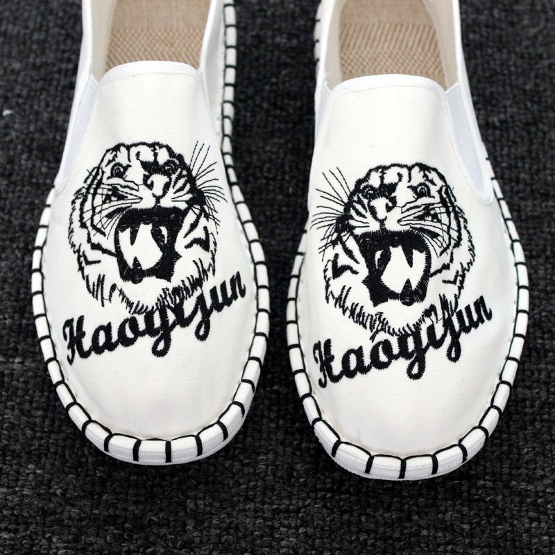 Muške bijele platnene cipele, stare pekinške cipele za slobodno vrijeme protiv neugodnih mirisa, prozračna tigrova glava, vez, društveni lijeni čovjek, jedan udarac