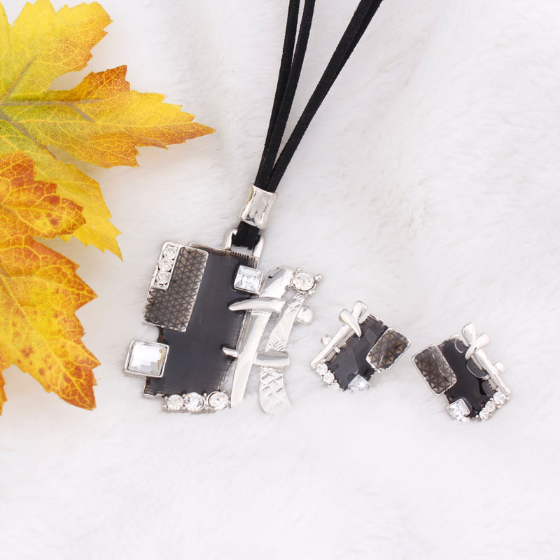 Europos ir Amerikos užsienio prekybos juvelyriniai dirbiniai rankų darbo emaliuoti papuošalai mišrūs partijos lašinantis aliejus perdėtas karoliai ir auskarų rinkinys