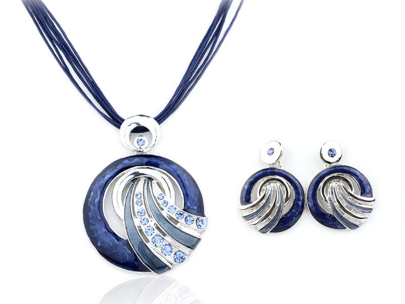 Europski i američki set nakita Drip Oil Retro pretjerana ogrlica i set naušnica