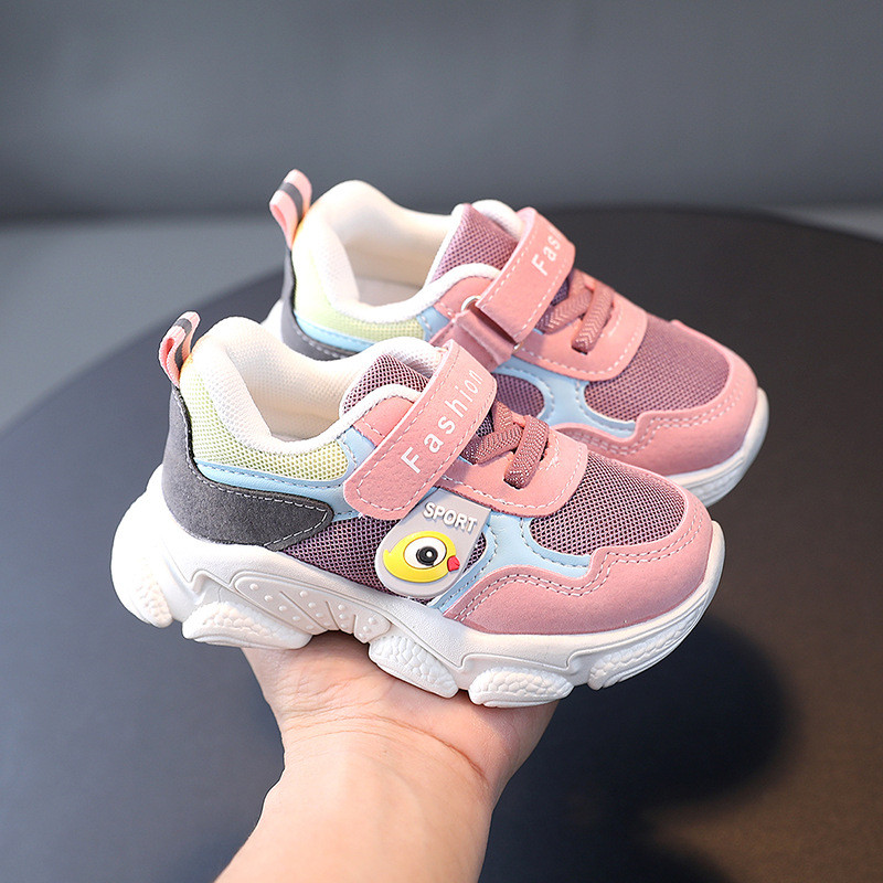 Пролетни и летни мрежести дишащи обувки за момичета за малки и средни деца с мека подметка неплъзгащи се бебешки обувки детски спортни сандали обувки за момче