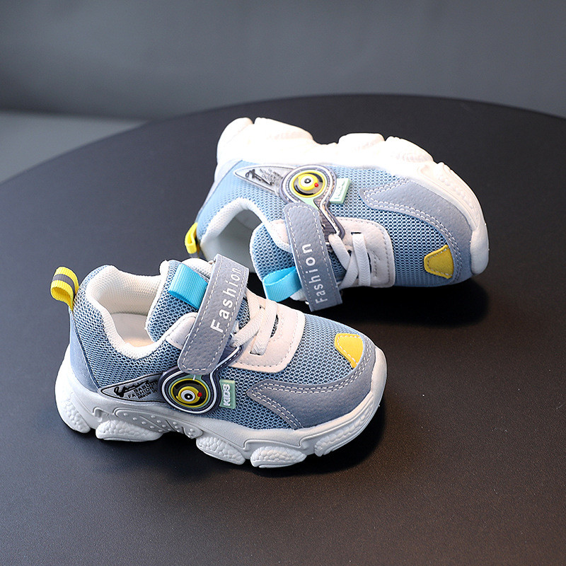 Пролетни и летни мрежести дишащи обувки за момичета за малки и средни деца с мека подметка неплъзгащи се бебешки обувки детски спортни сандали обувки за момче