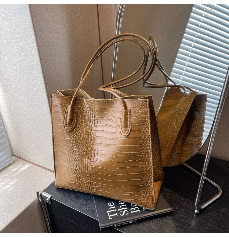 Táskák Női táskák Nagy kapacitású univerzális válltáska Divat nagy táska Kiváló minőségű textúra