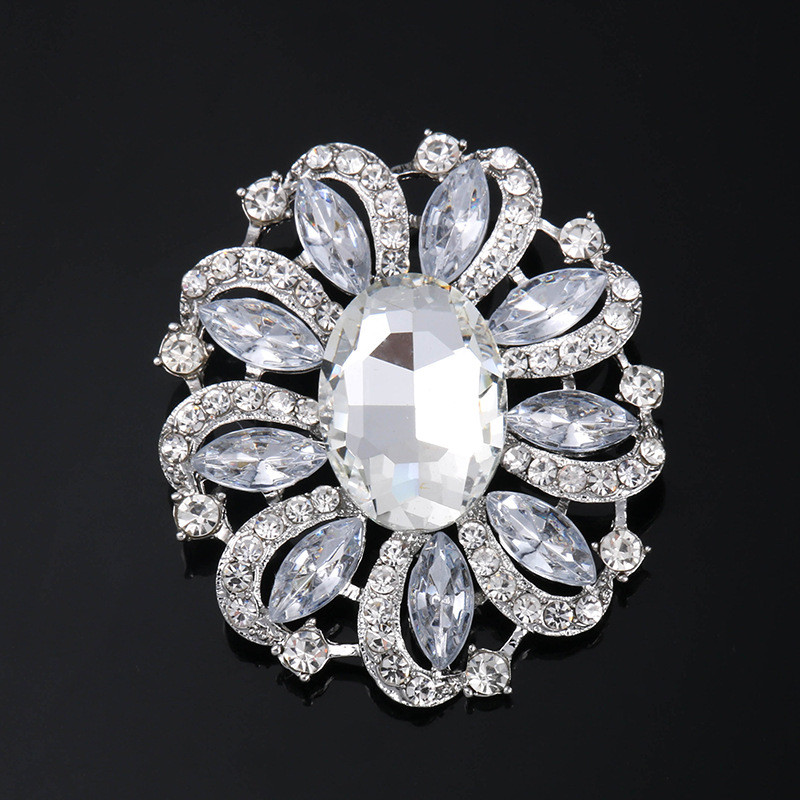 Кристален корсаж Дамски Европейски нишов креативен дизайн Прост костюм с брошка Cheongsam Модни универсални аксесоари за игли