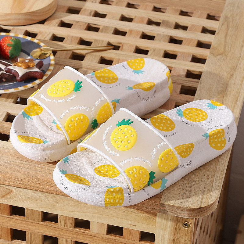 2023 új nyári szandálok Női papucsok Divat koreai stílusú rajzfilm papucsok otthoni, vastag talpú női fürdőcipők