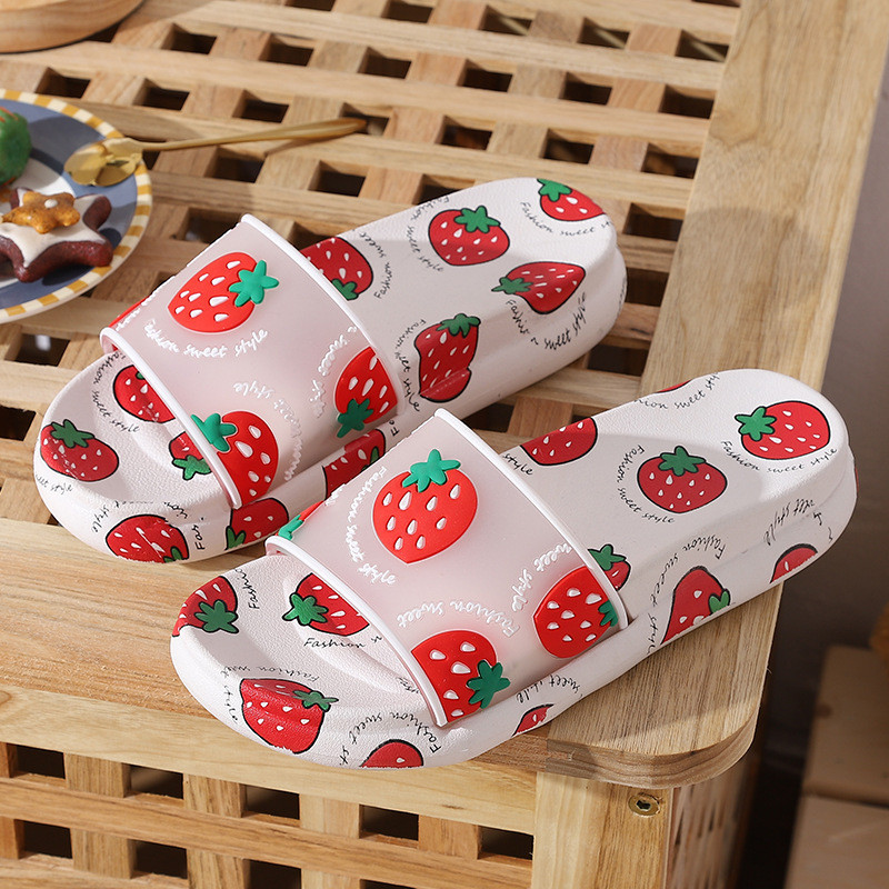 2023 új nyári szandálok Női papucsok Divat koreai stílusú rajzfilm papucsok otthoni, vastag talpú női fürdőcipők