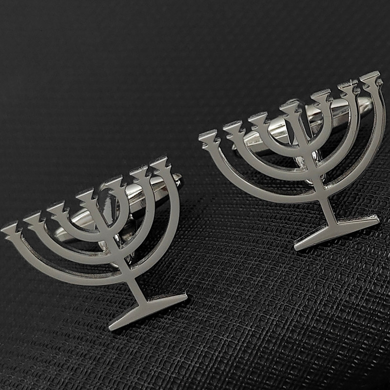 Határokon átnyúló forró értékesítés hétlyukú Szent Grál gyertyatartók Rozsdamentes acél mandzsettagombok Férfi retro egyszerű, személyre szabott pillangócsat-kiegészítők