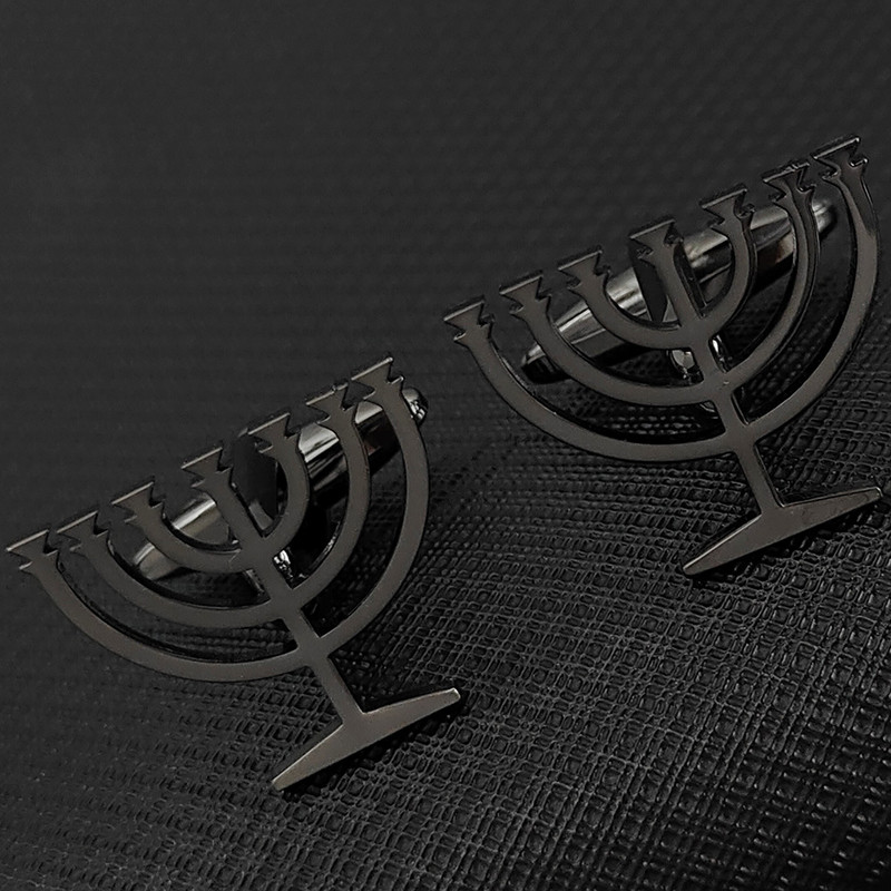 Határokon átnyúló forró értékesítés hétlyukú Szent Grál gyertyatartók Rozsdamentes acél mandzsettagombok Férfi retro egyszerű, személyre szabott pillangócsat-kiegészítők