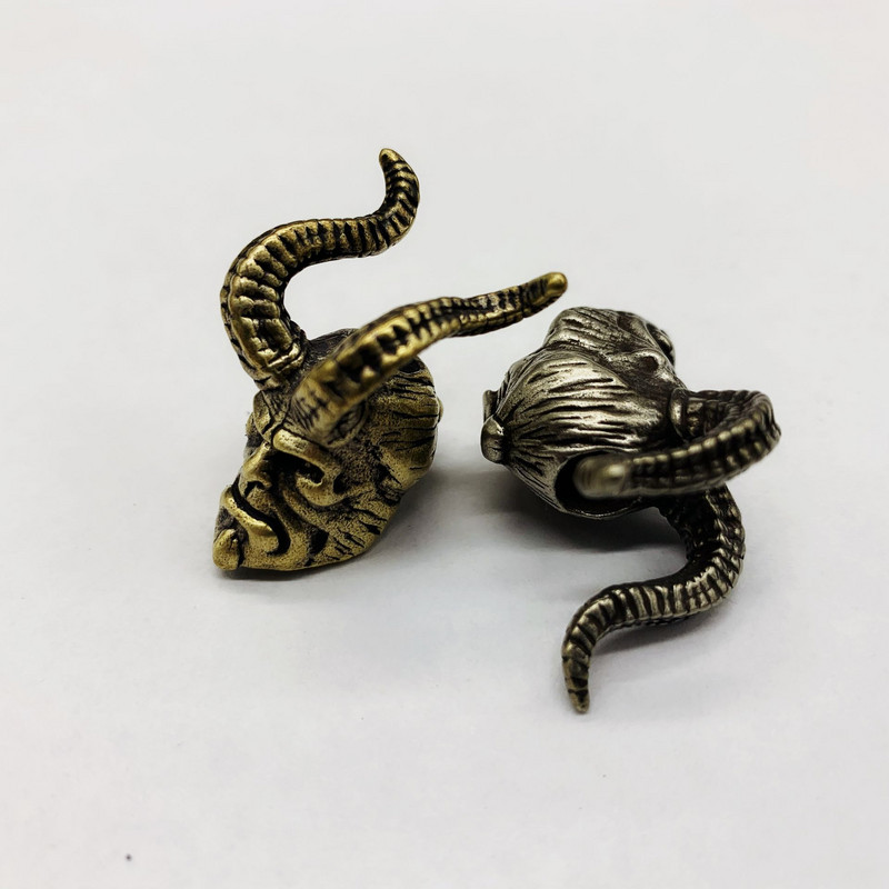  рог хелбой ключодържател висулка месингов нож катастрофа кола ключодържател Направи си сам с чиста мед