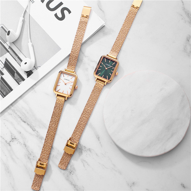 „Douyin“ naujas kvadratinis mažas žalias laikrodis moteriškas, lengvas prabangus retro stiliaus, paprasto metalinio dirželio vandeniui atsparus kvarcinis laikrodis