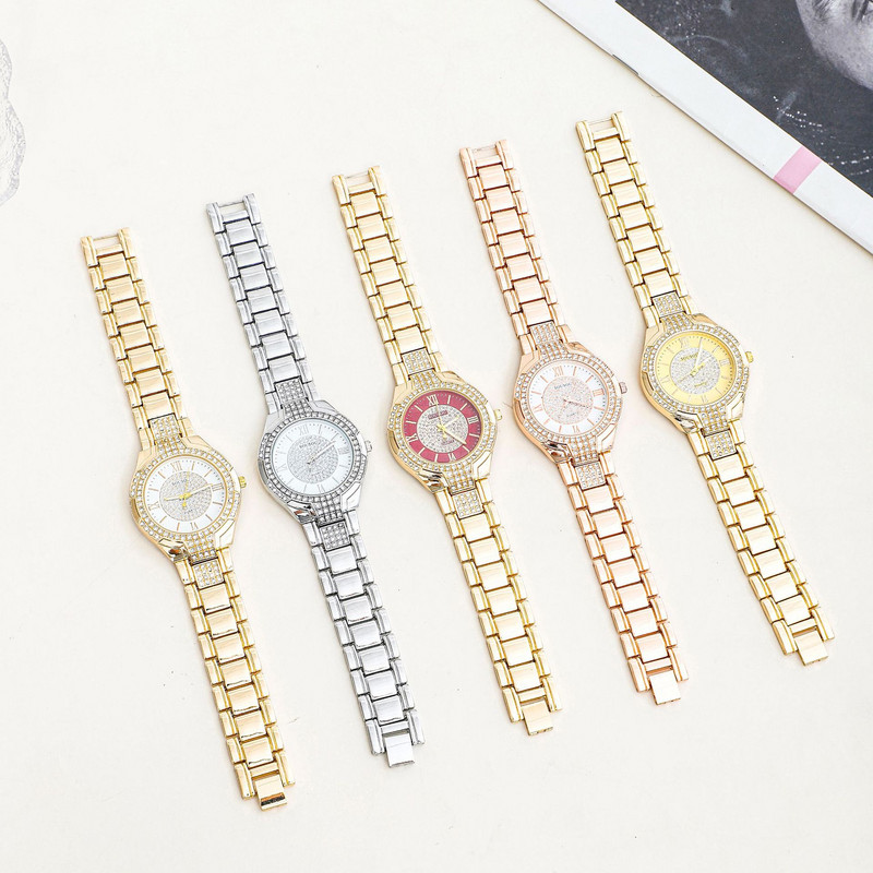 Ceas de damă cu cuarț, cu fața de cristal, cu brățară cu trei ochi, model fierbinte de comerț exterior Gypsophila incrustat cu diamante