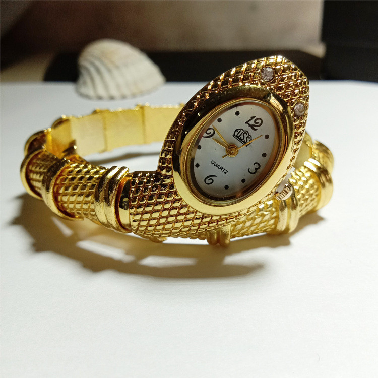 Užsienio prekyboje populiarus moteriškas gyvatės apyrankės kvarcinis laikrodis 