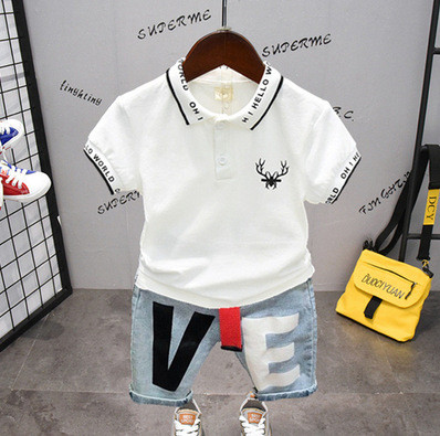 Lasteriided Wenzhou suvi 2024 uued lastetopid, lühikeste varrukatega T-särgid ja trükitud lühikesed püksid, vabaaja ülikonnad poistele