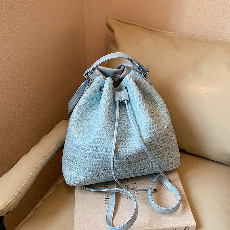 Suvine Rainbow Stripe Straw seljakott Naiste suure mahutavusega seljakott 2024 Uus moodne kootud seljakott, üks õlakott