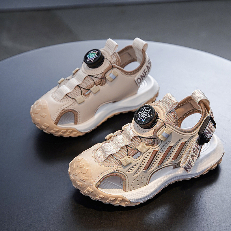 Sandale de plajă pentru copii Baotou Pantofi de vară Baotou cu nasturi și nasturi goale 2024 noi băieți mijlocii și copii mari