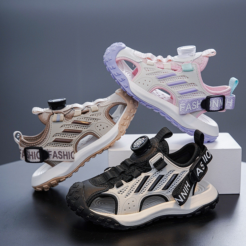 Sandale de plajă pentru copii Baotou Pantofi de vară Baotou cu nasturi și nasturi goale 2024 noi băieți mijlocii și copii mari