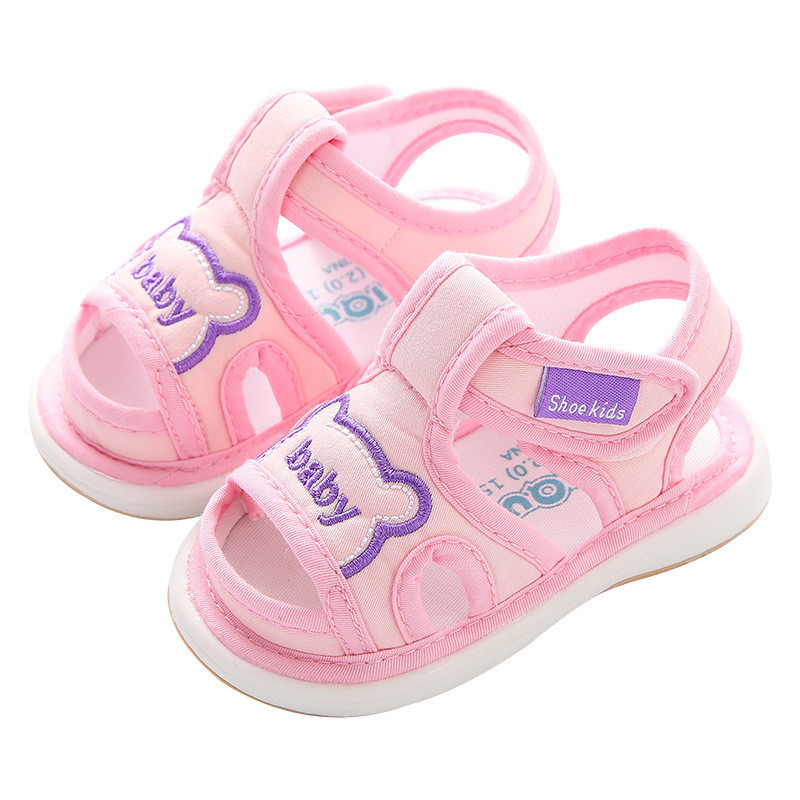 Väikelaste kingi nimetatakse kingadeks, riidest kingadeks, beebisandaalideks, tüdrukute suvejalatsideks, 0-1-2-3-aastastele beebidele, pehme tallaga lastele