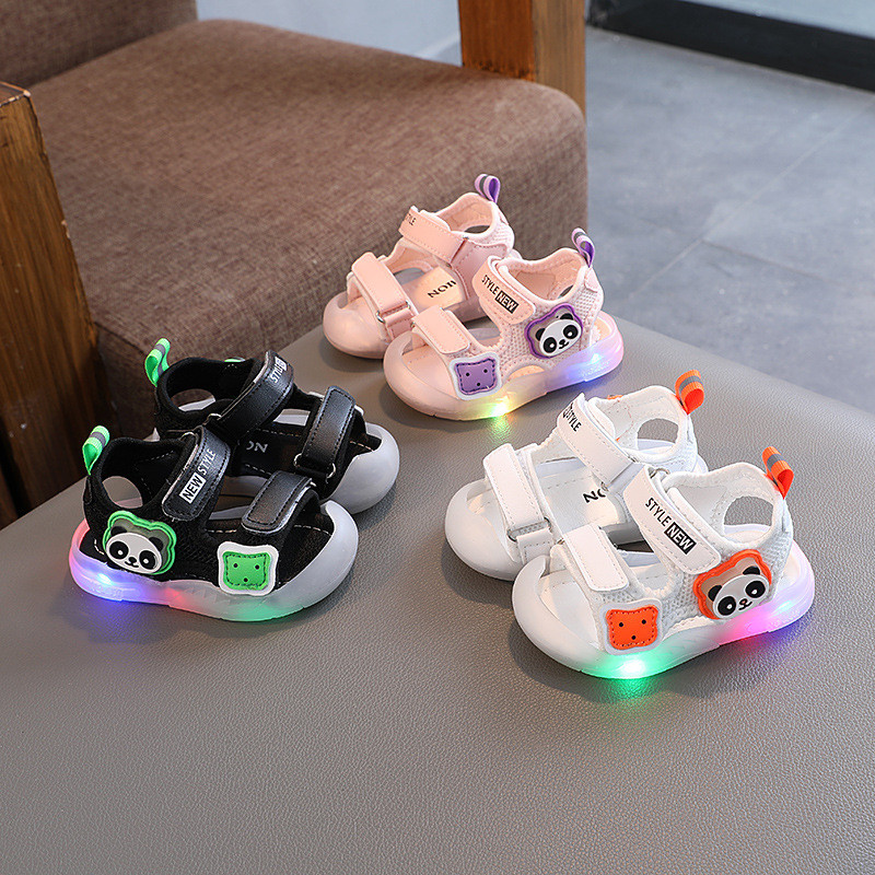 2024. aasta suvekuum Müüa laste rannajalatseid, meeste ja naiste varbakattega sandaale, laste libisemiskindlaid pehme põhjaga sandaale