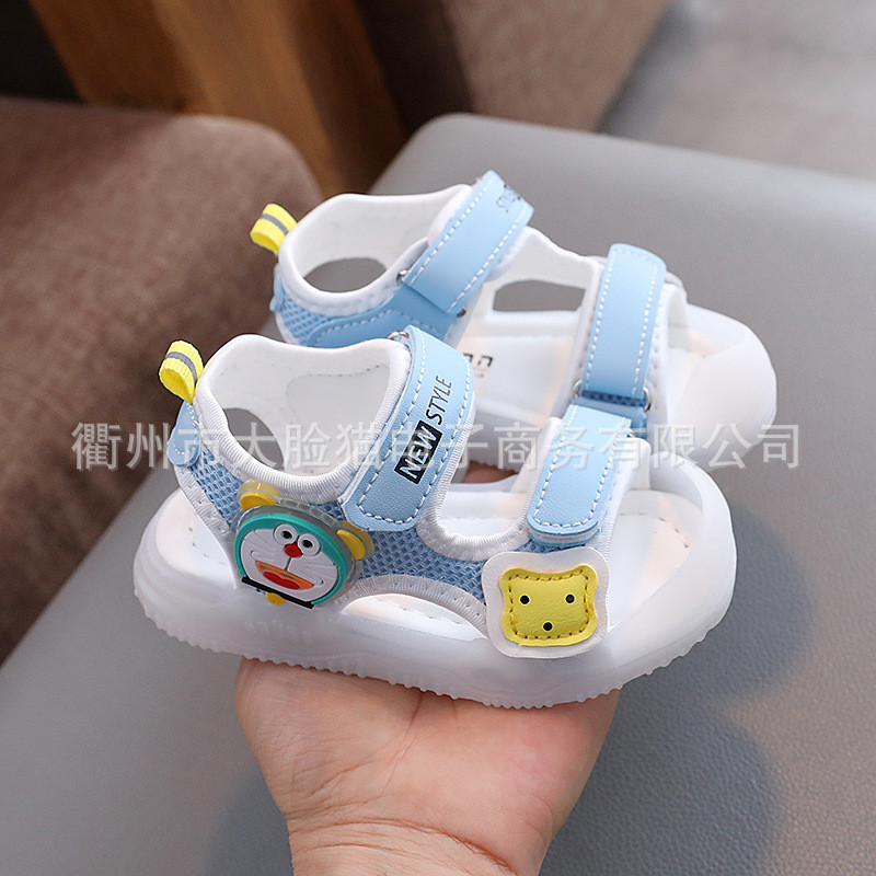 2024. aasta suvekuum Müüa laste rannajalatseid, meeste ja naiste varbakattega sandaale, laste libisemiskindlaid pehme põhjaga sandaale