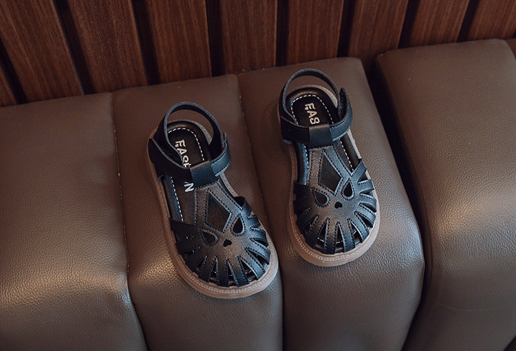 Laste sandaalid 2023 uued libisemiskindlad retro printsessi kingad pehme tallaga keskmised ja suured lastejalatsid