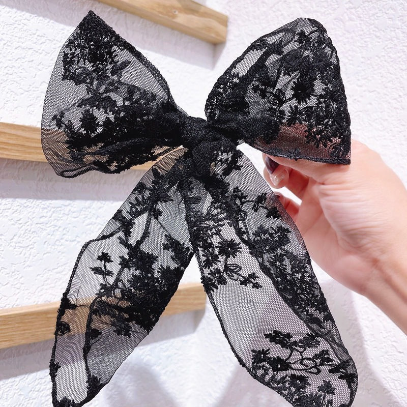 Agraf de păr din dantelă alb-negru. Accesorii pentru păr în stilul pădurii. Accesorii pentru păr. Bijuterii