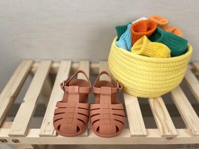 Beebitüdrukute suvesandaalid 2–7-aastastele väikelastele Pehmed, libisemiskindlad Princess Solid Kids Candy Jelly Lastejalatsid vabaaja Rooma sandaalid