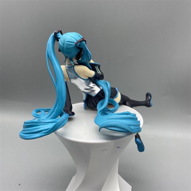 Hatsune Miku meeste ja naiste uus isikupärastatud loominguline kahemõõtmeline animatsioonikuju mudel auto šassii dekoratiivsed kaunistused