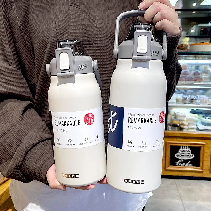 Suure mahutavusega trumli termopudel koos õlgedest roostevabast terasest termoveepudeliga külma ja kuuma termostopsi vaakumkolb jõusaal