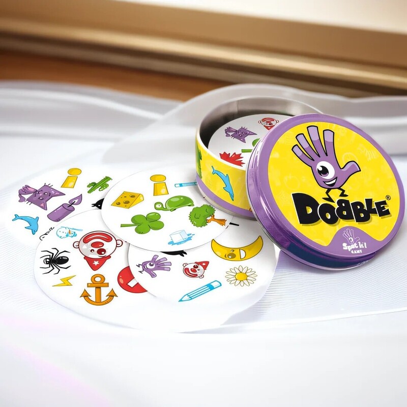 Spot It Klassikaline kaardimängu sobitamise mäng rauast kastiga mitme mängijaga peomõistatuse lauamäng Erinevuste leidmine peremäng laste mänguasi