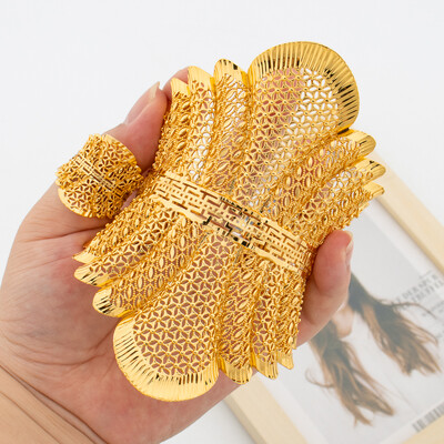 Liialdatud käevõru sõrmusekomplektiga Dubai 18k kullatud disainiga manseti käevõru ja sõrmesõrmuse komplekt kihluspeo ehete jaoks