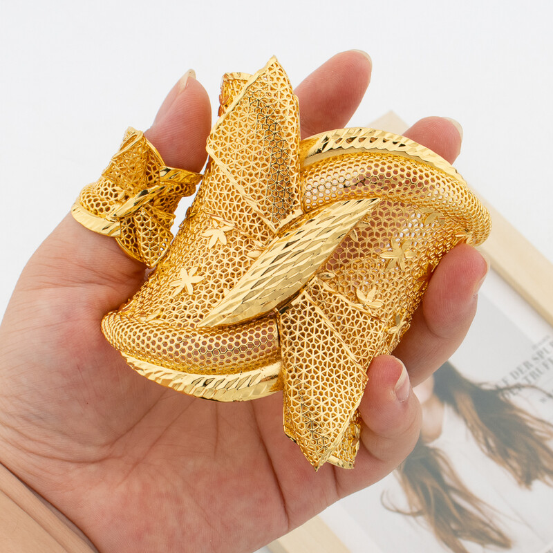 Liialdatud käevõru sõrmusekomplektiga Dubai 18k kullatud disainiga manseti käevõru ja sõrmesõrmuse komplekt kihluspeo ehete jaoks