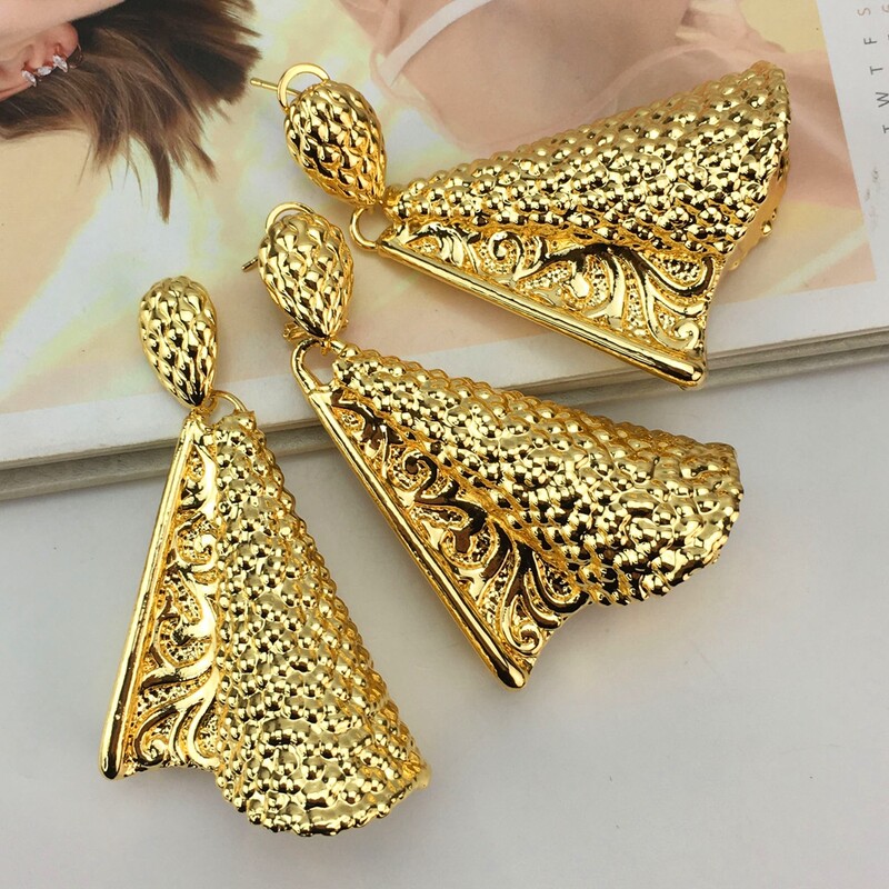 Σετ Κοσμήματα Ντουμπάι Σκουλαρίκια και κρεμαστό κρίκο ακανόνιστου σχεδίου Σετ 2 τμχ για γάμους Νυφικό κολιέ σκουλαρίκια αξεσουάρ FHK16675