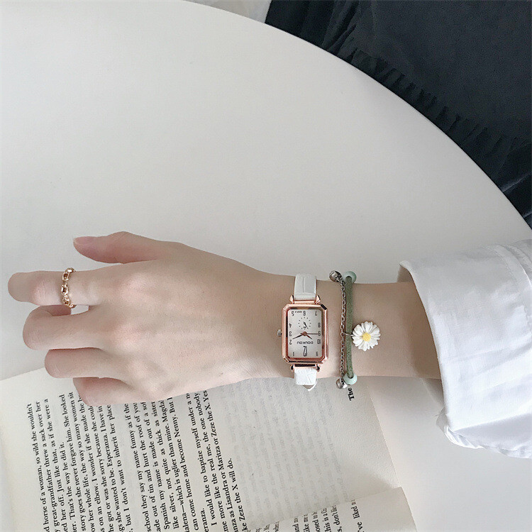Itin plonas kvadratinis moteriškas laikrodis moteriškas niša 2021 m. naujas moteriškas mados temperamentas mažas įmantrus paprastas