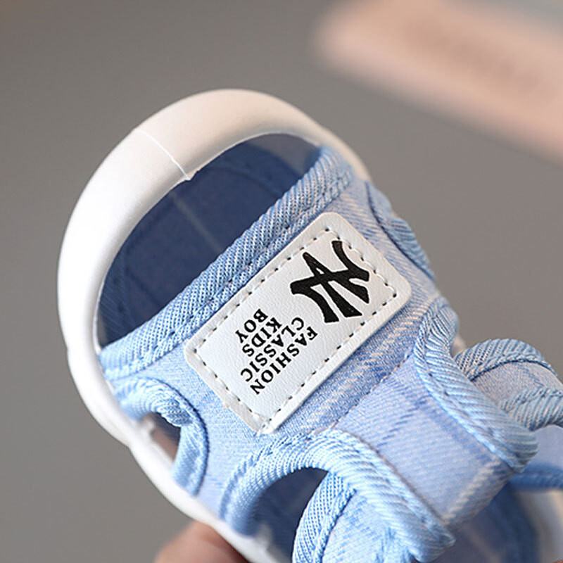 Ολόσωμα παιδικά σανδάλια με σκουφάκι για το καλοκαίρι, νέα ανδρικά και γυναικεία παιδικά παπούτσια 0-1-2 ετών βρεφικά παπούτσια για νήπια 3