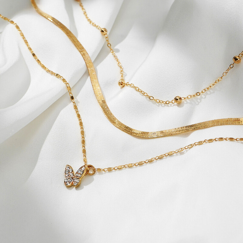 Lanț de claviculă cu pandantiv cu fluture cu diamante retro, transfrontalieră europeană și americană, lanț personalizat creativ, colier cu trei straturi stivuit
