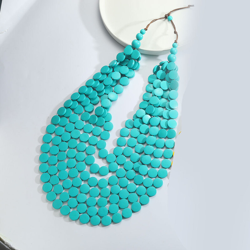 Populiarus perdėtas nepriklausomos stoties stilius, daugiasluoksniai mediniai karoliukai, raktikaulio grandinėlė, minimalistinė asmenybė, unikalūs karoliai, moteriški papuošalai