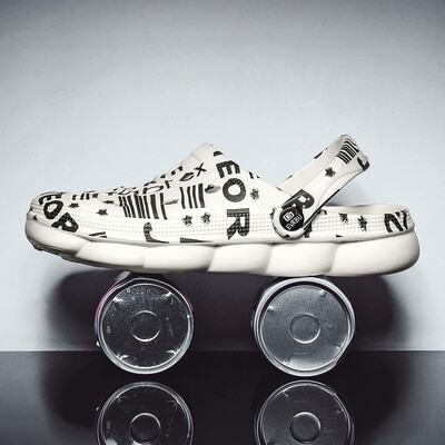 Meeste sandaalid 2021. aasta suvi Uued Camo Aiakingad Paar Kummist puukingad Sussid Rannas Vesi Kõndimissandaalid Meeste Suur Szie Zapatos