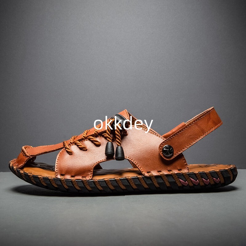 Nauji vyriški sandalai, atviri paplūdimyje, kvėpuojantys laisvalaikio įprastos odos laisvalaikio neslystantys dizainerio imituoti vasariniai sandalai