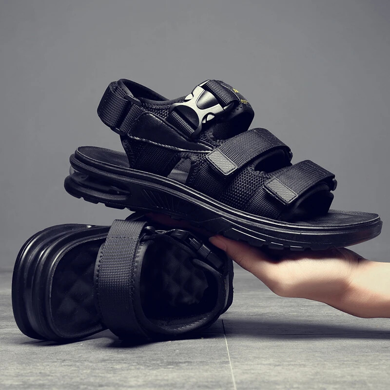 2024 Design nou pentru bărbați Sandale Roma Sandale de modă din piele pentru bărbați negri Pantofi de vară Pernă confortabilă Sandale gladiator moi