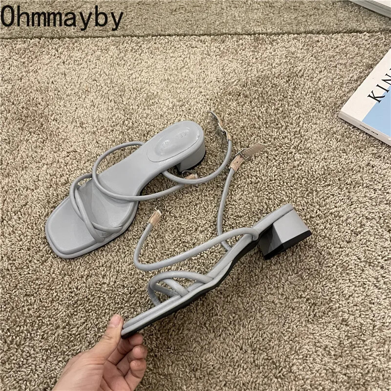 2024. aasta suvi, uued kitsa ribaga naiste sandaalid Moodsad paksu kontsaga naiste elegantsed lahtise varbaga sandaalid pahkluu rihmaga kleidipumbad