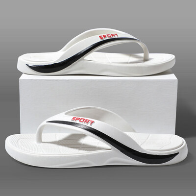 Meeste plätud, suvised trendid, mood ja ülerõivaste plätud vabas õhus, libisemisvastased rannasandaalid