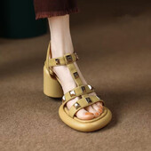 Personality Rivet Sandaalid Naiste kingad 2024 Summer Trend Kõrged kontsad Moodne platvorm Paks konts Mugav pandlaga rannajalatsid