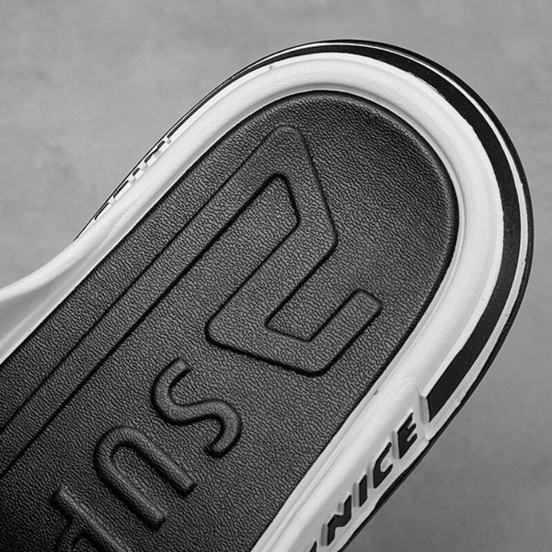 2023 m. vasara Naujos vyriškos šlepetės Patvarios minkštu padu namuose Vonios lauko šlepetės Kasdieninės neslystančios Prabangios Šlepetės Studentų šlepetės