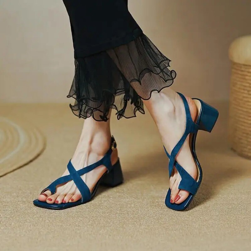 Sandaalid Naiste suvekingad, naiste 2024 plätud, paksud sinised kontsad, keskmise kontsaga kleit, slaidid, rooma elegantsed seksikad moodsad jalatsid
