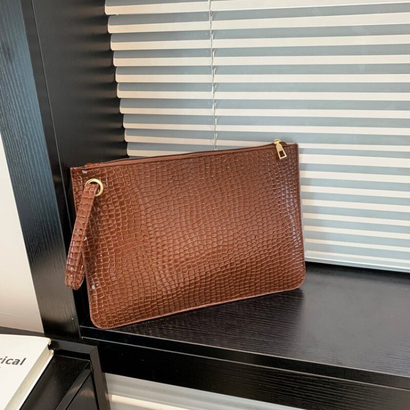 LW krepšys 2024 vasaros naujo stiliaus moteriškas mados sankabos vokų krepšys individualus nišinis kasdienis didelės talpos rankinis segtukas