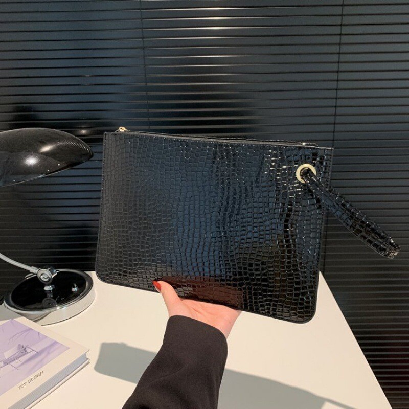 LW krepšys 2024 vasaros naujo stiliaus moteriškas mados sankabos vokų krepšys individualus nišinis kasdienis didelės talpos rankinis segtukas