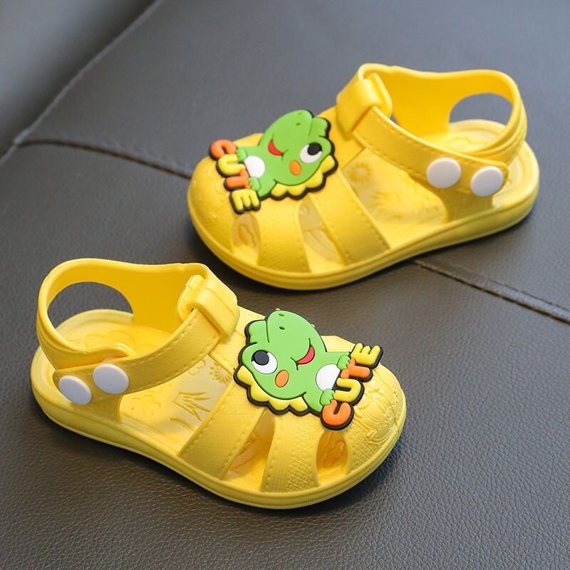 Beebi väikelaste kingad Baotou pissivastased suvised beebi pehmed tallad 0-1-2-3 poisid, tüdrukud, beebide kodu libisemisvastased sandaalid